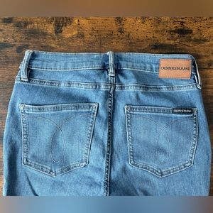Calvin Klein repreve Skinny Jean size 6/28, like new, never worn
